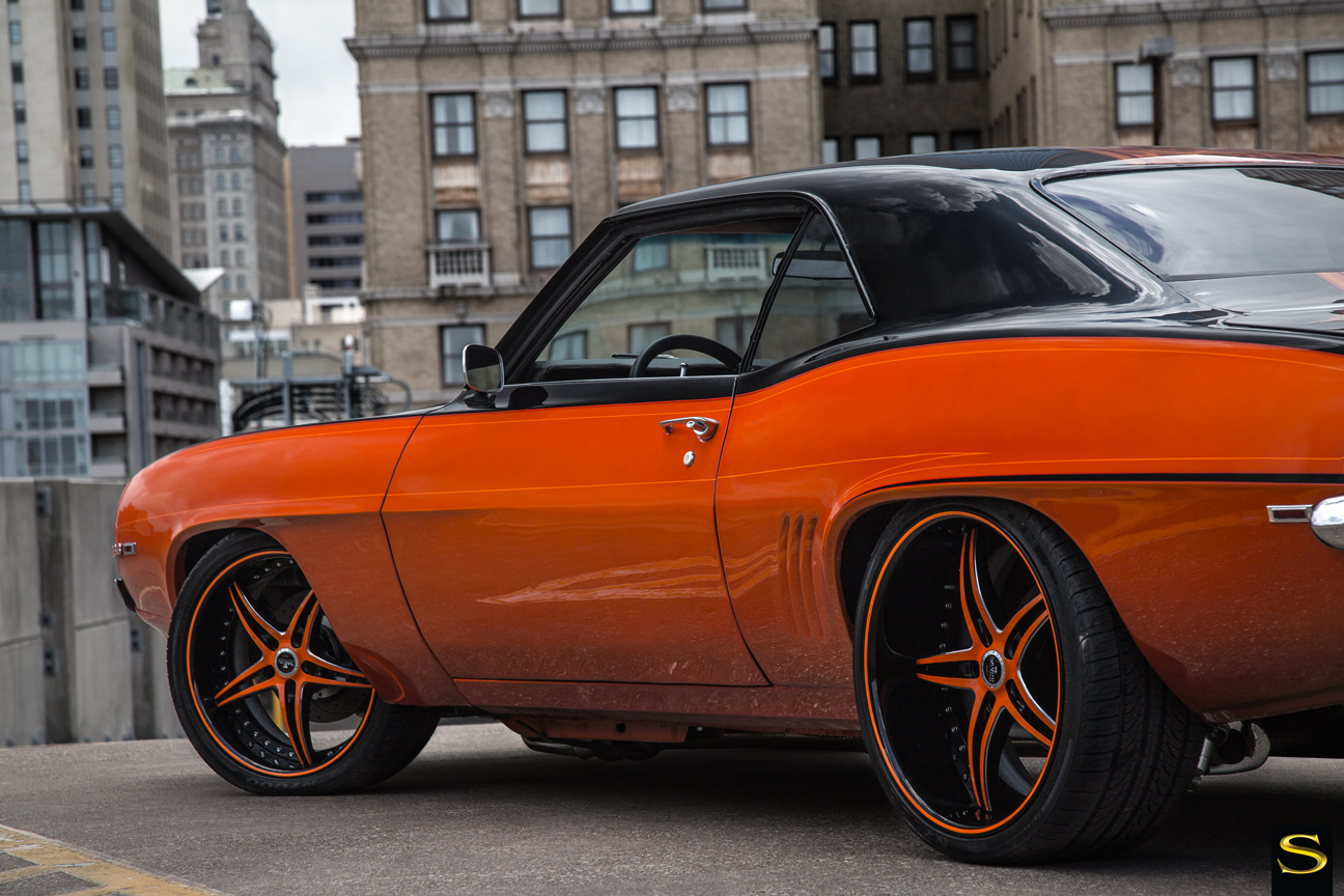 savini-wheels-black-di-forza-bs1-black-with-orange-accents-69-camaro-383-(10)