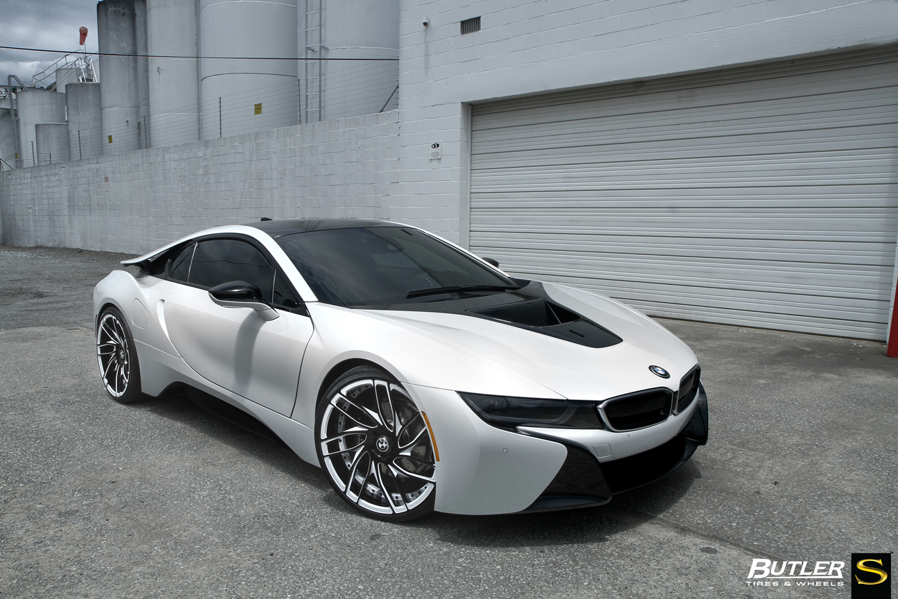 white-bmw-i8-savini-forged-wheels-sv62d-black-with-white-accents-(3)