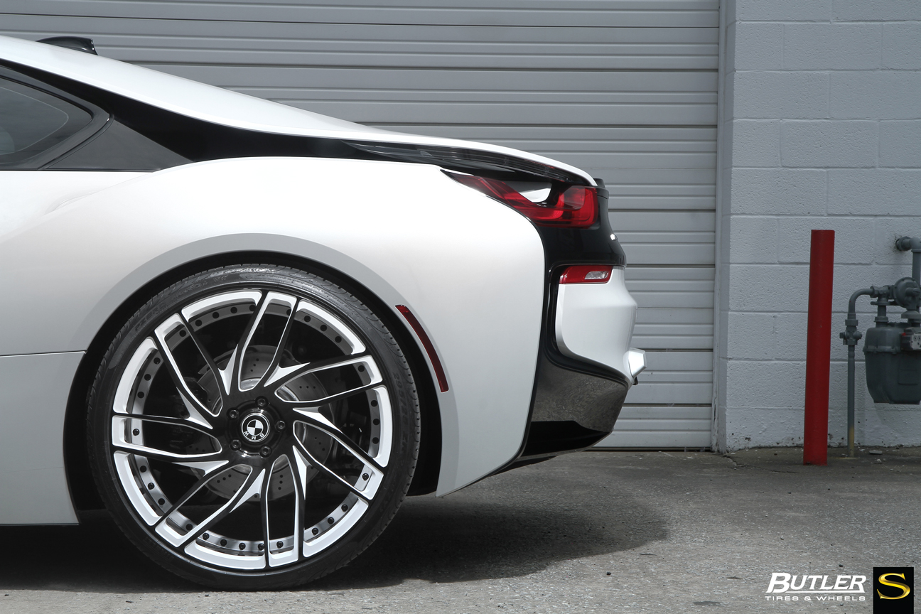 white-bmw-i8-savini-forged-wheels-sv62d-black-with-white-accents-(8)