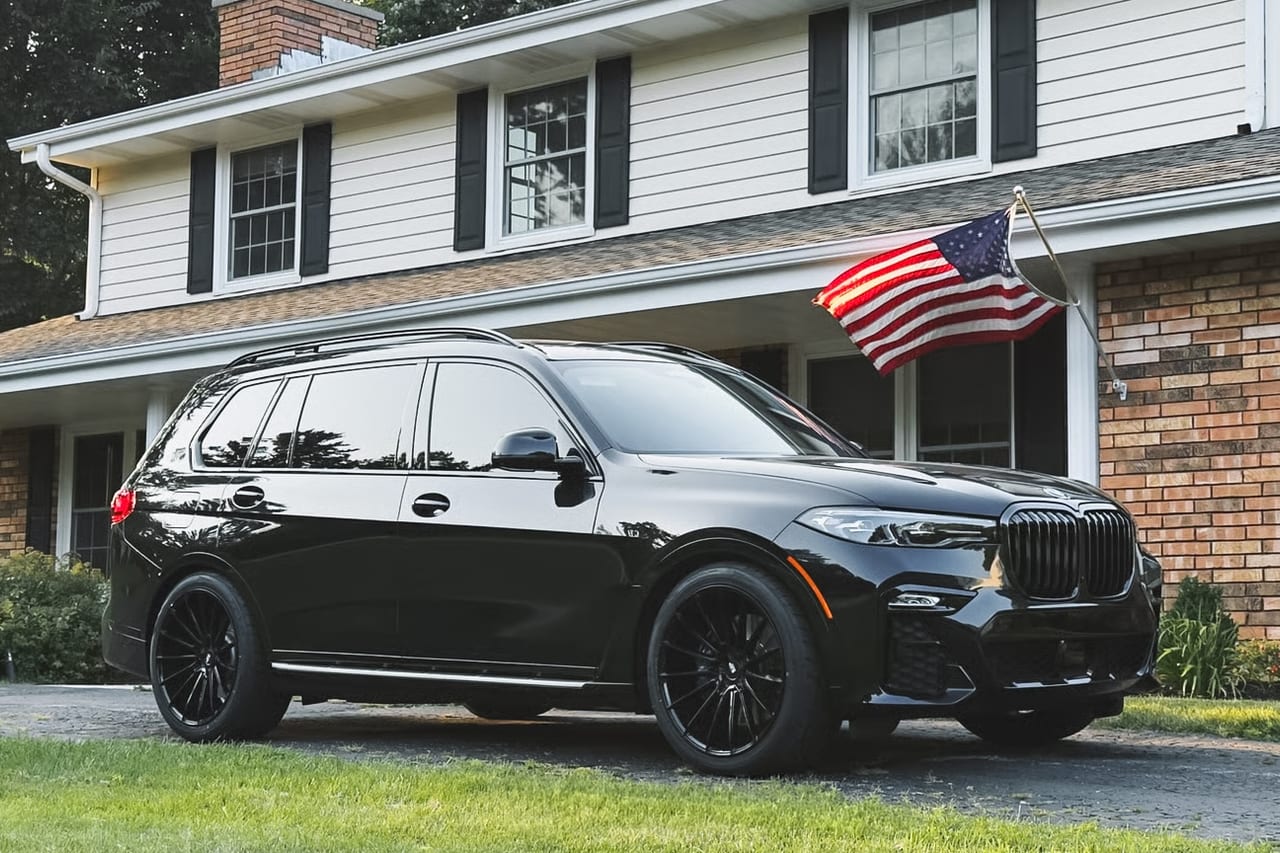 BMW X7 on Savini BM16 Gloss Black