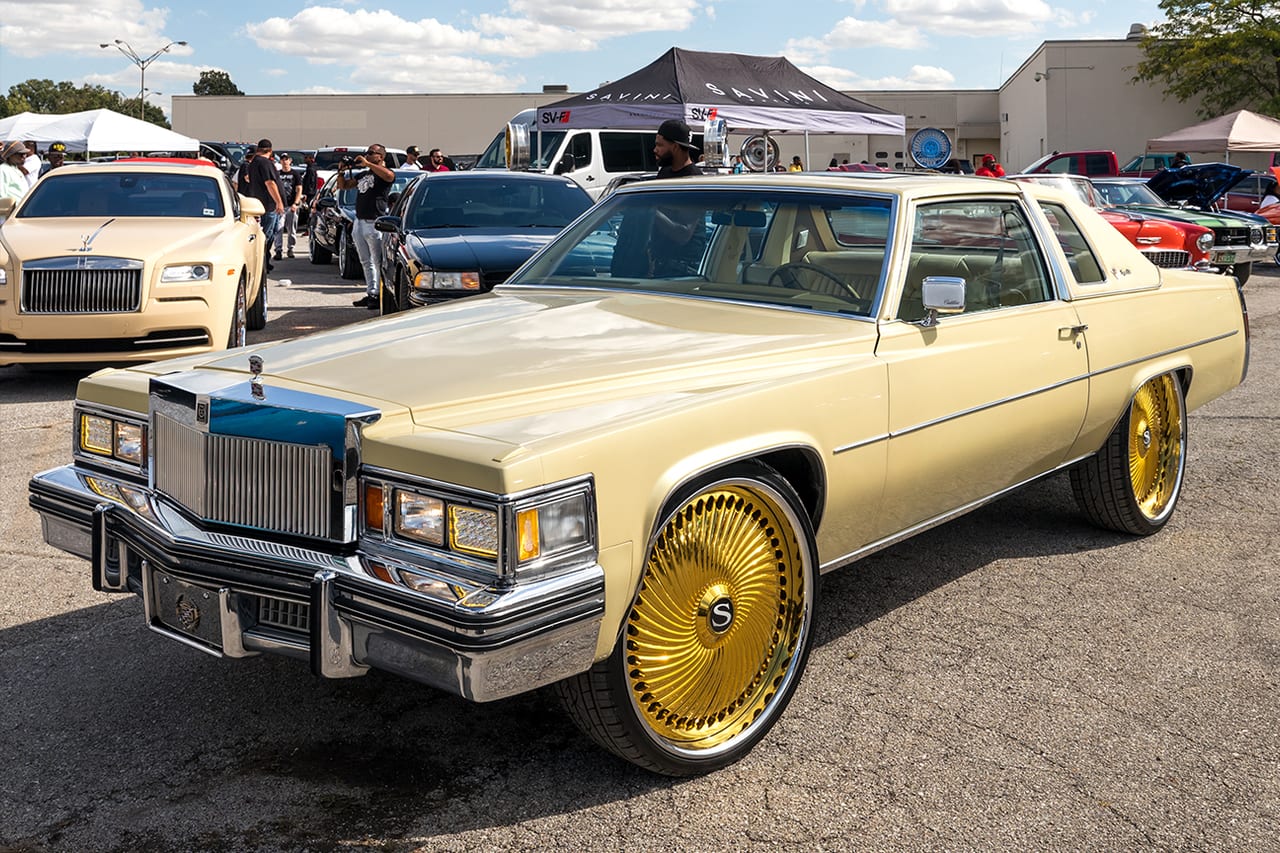 Savini Diamond DC-01 Gold Cadillac Coupe Deville