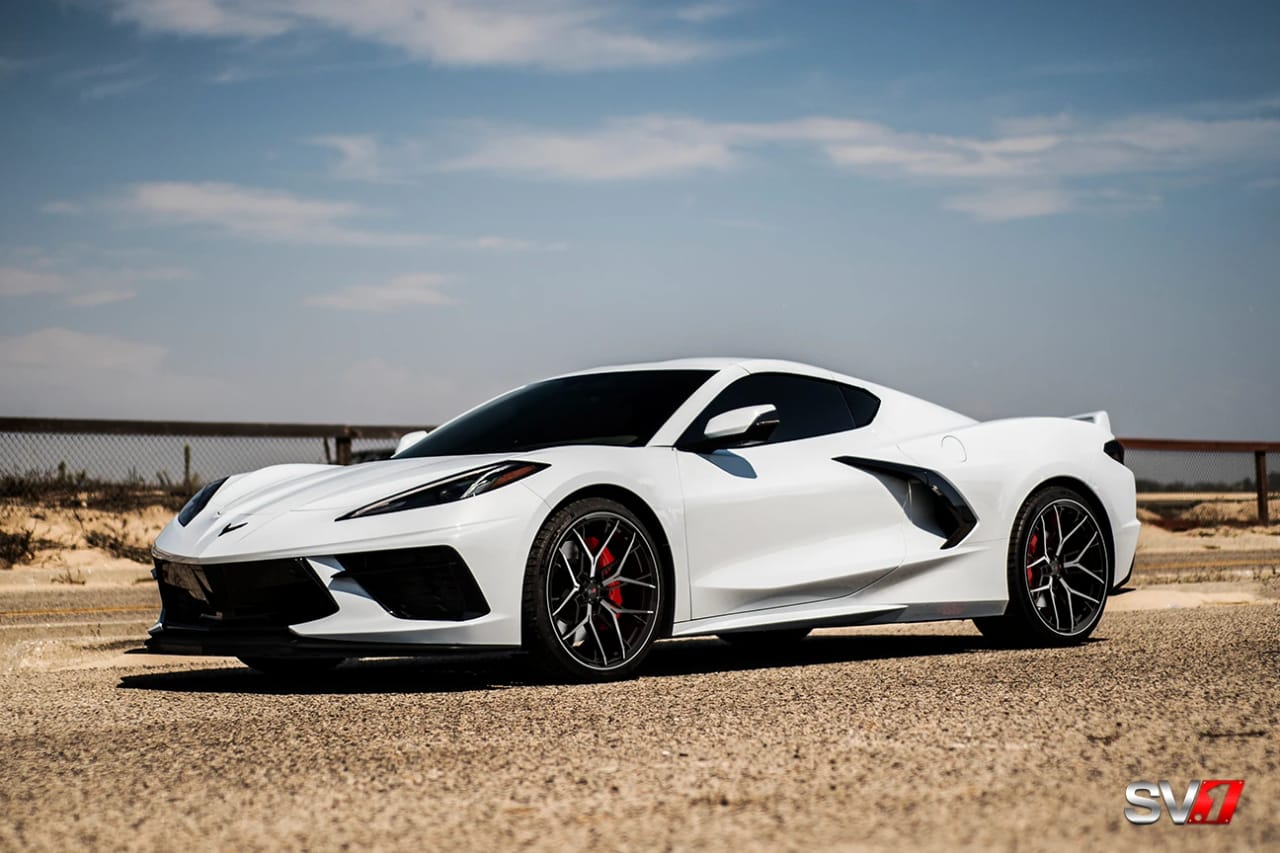 CORVETTE C8 on Savini forged wheels