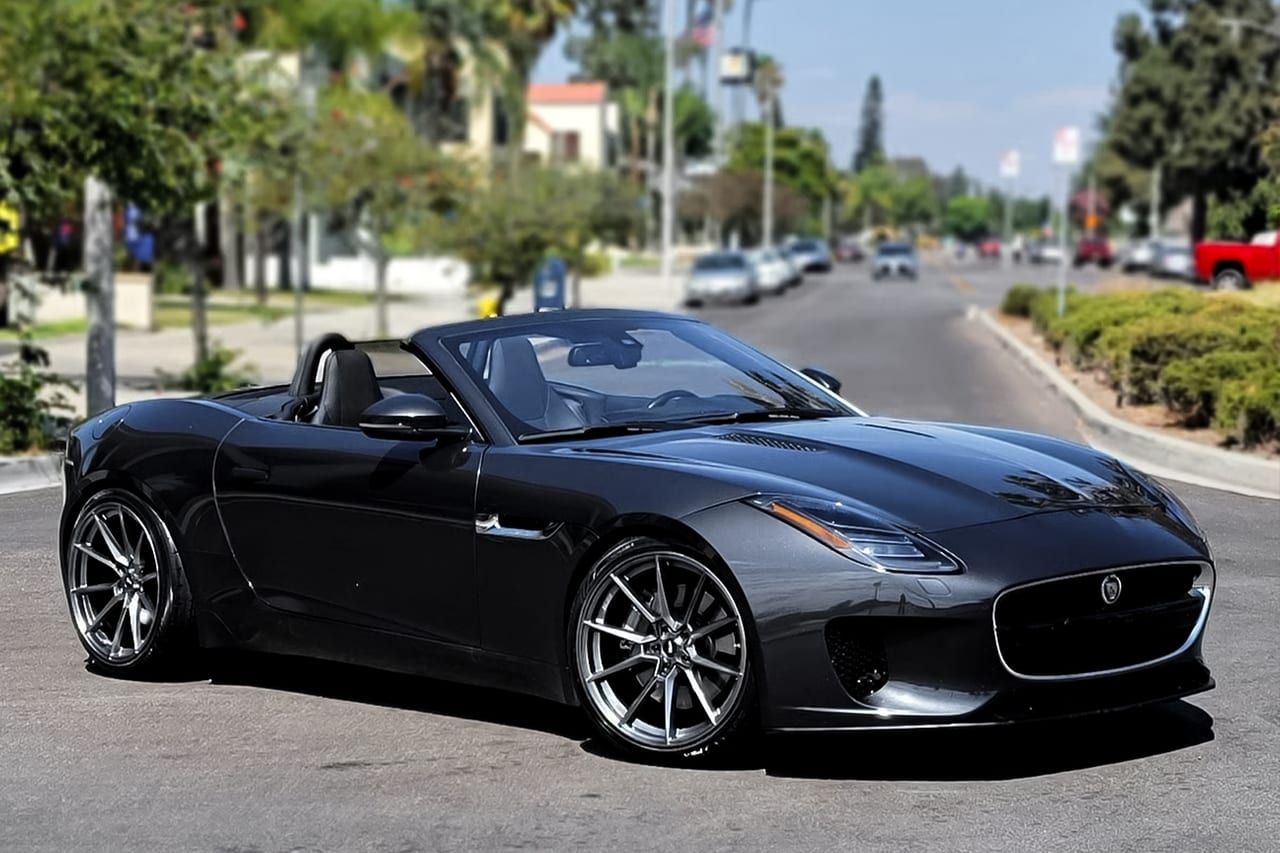 Jaguar F-Type on Savini SV-F4 Gloss Graphite