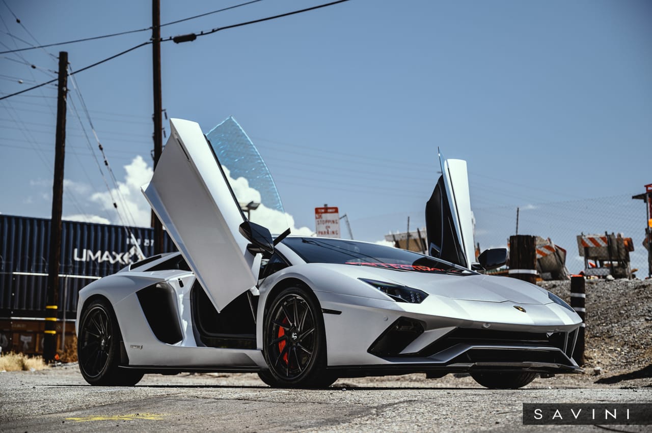 LAMBORGHINI AVENTADOR on Savini forged wheels