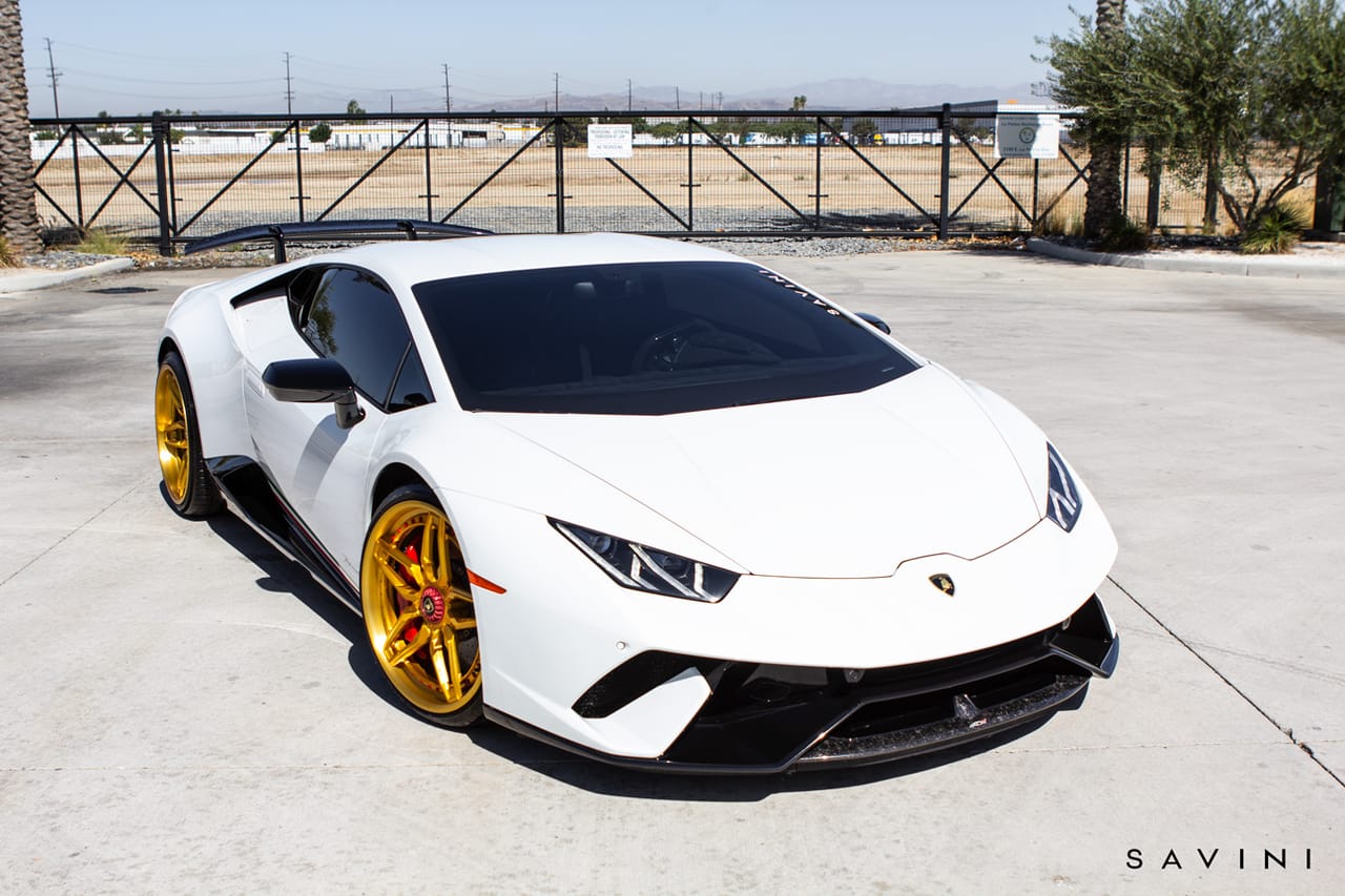 LAMBORGHINI HURACAN EVO on Savini forged wheels