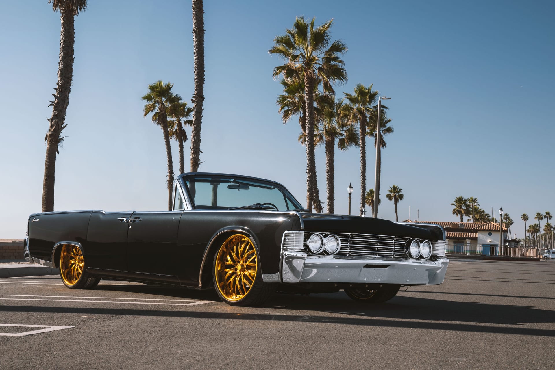 LINCOLN CONTINENTAL on Savini forged wheels