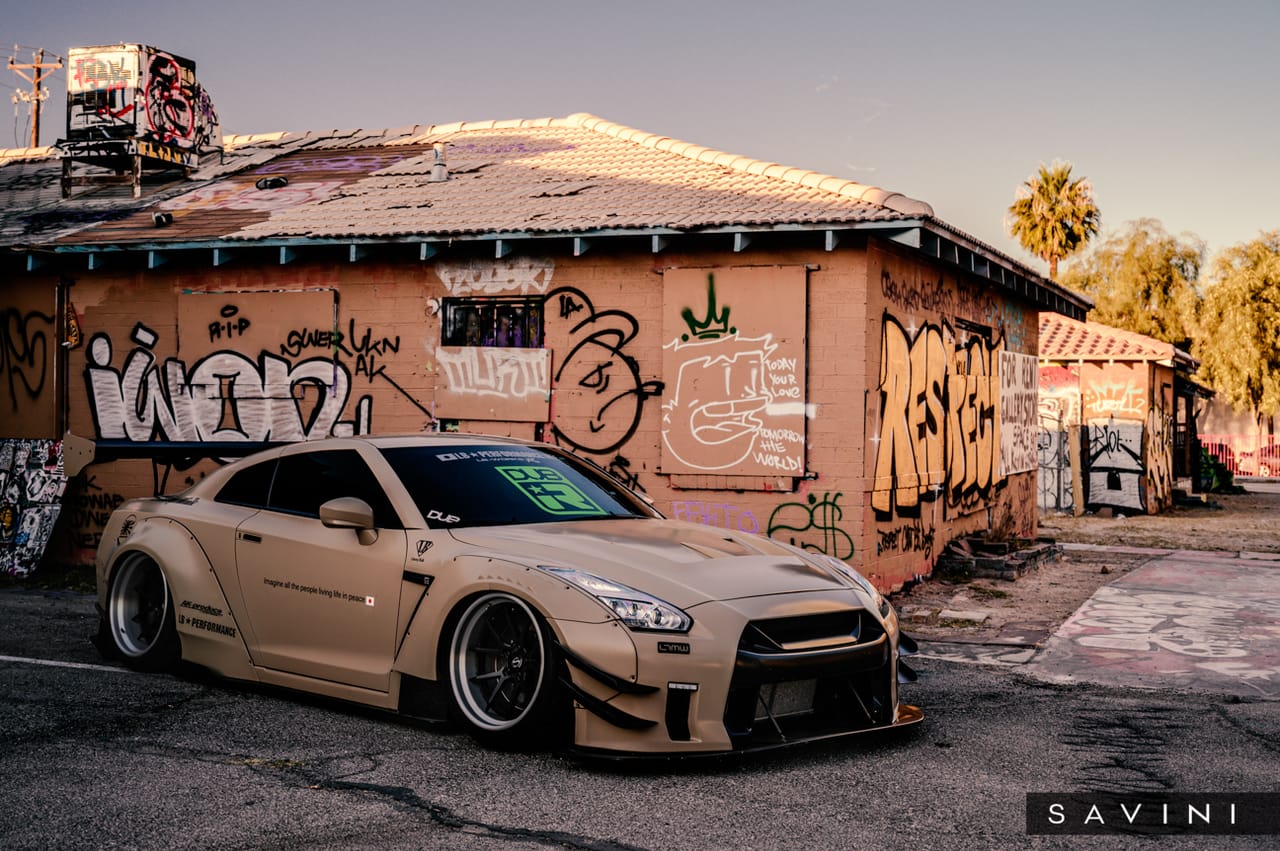 LIBERTY WALK V2 NISSAN GT-R on Savini forged wheels