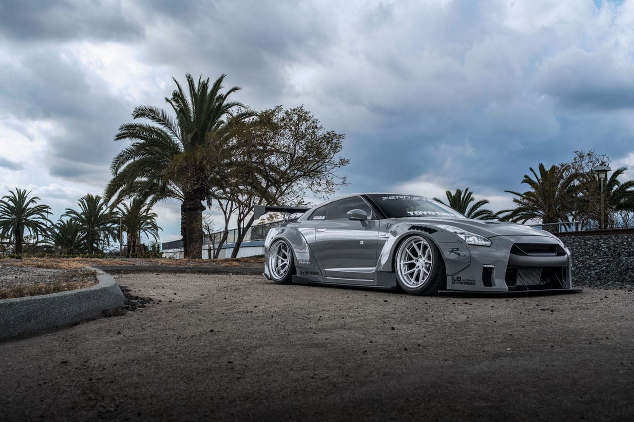 Nissan GTR Libertywalk Widebody on Savini BM-14L Forged Brushed with Chrome Lip
