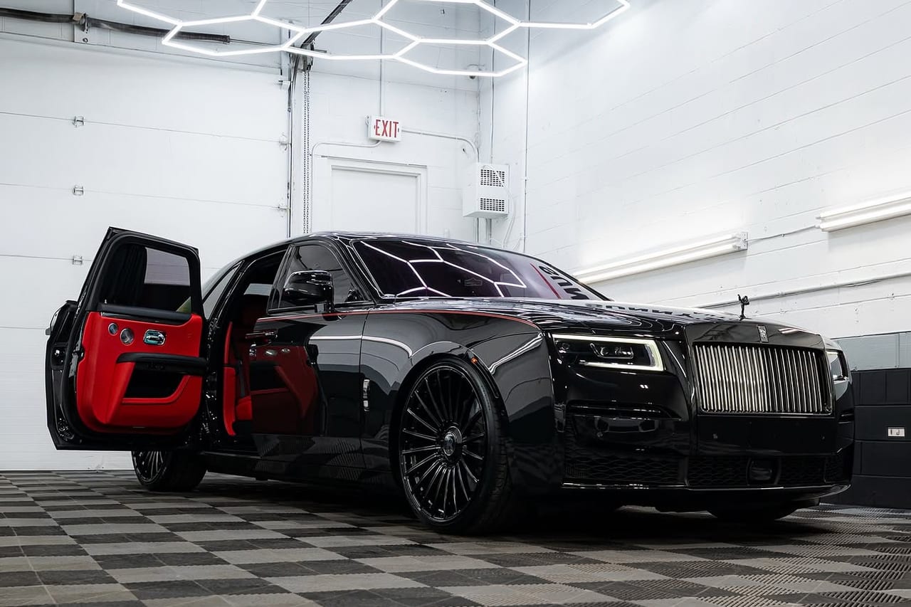 ROLLS-ROYCE GHOST BLACK BADGE on Savini forged wheels