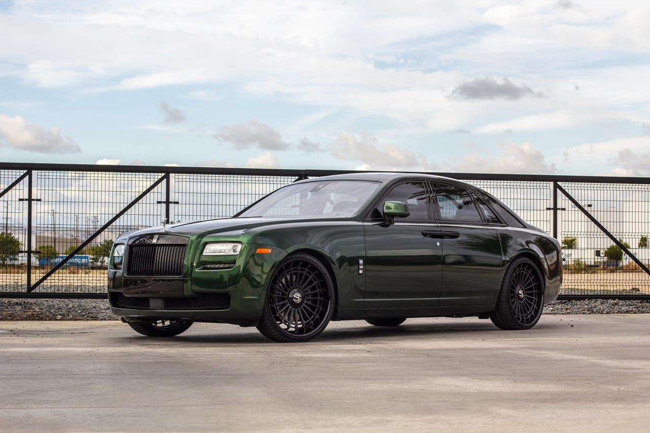 Rolls-Royce on Savini SL7XC in Gloss Black