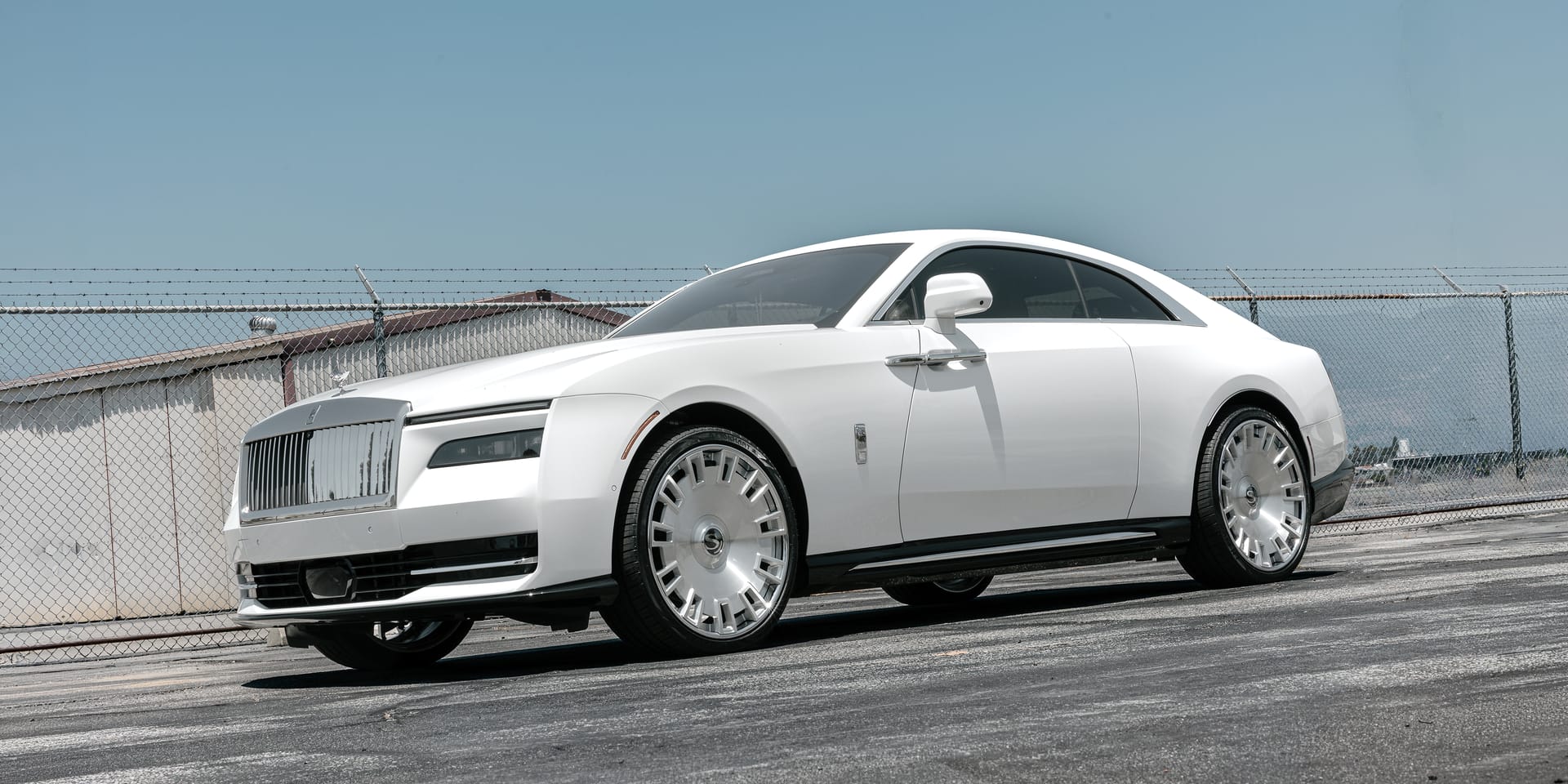 ROLLS-ROYCE SPECTRE on Savini forged wheels