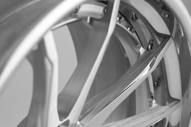 Brushed High Polish finish on the Savini BM12L forged wheel