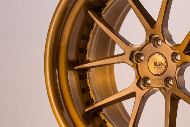 Brushed Bronze finish on the Savini BM14L forged wheel
