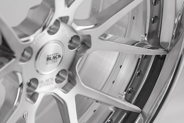 Brushed High Polish finish on the Savini BM14L forged wheel
