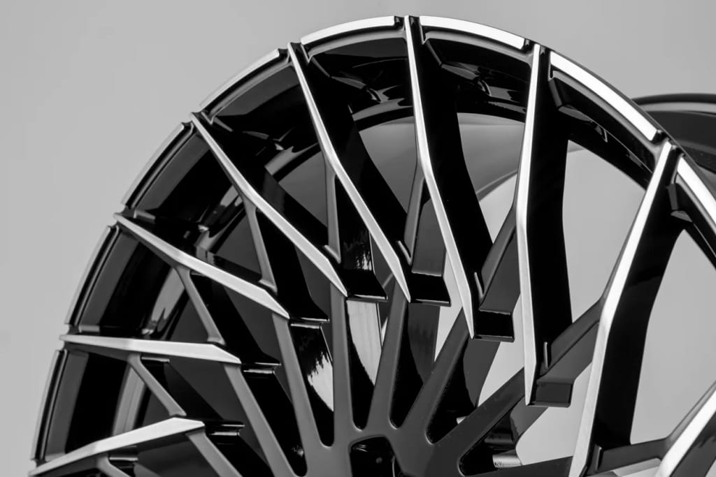 Savini X5 · sv1 x5 gloss black with brushed accents · angle 10