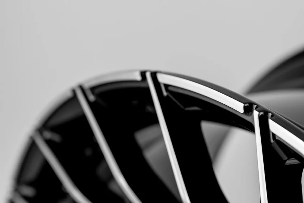 Savini X5 · sv1 x5 gloss black with brushed accents · angle 14